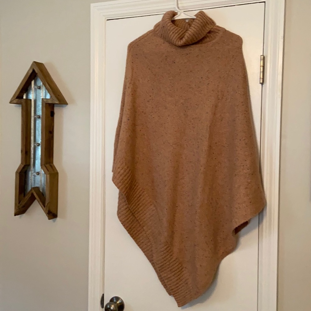 Gorgeous speckled turtleneck poncho
